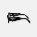 Prada Symbole SPRA02 occhiali da sole donna acetato nero design a gatto logo triangolo